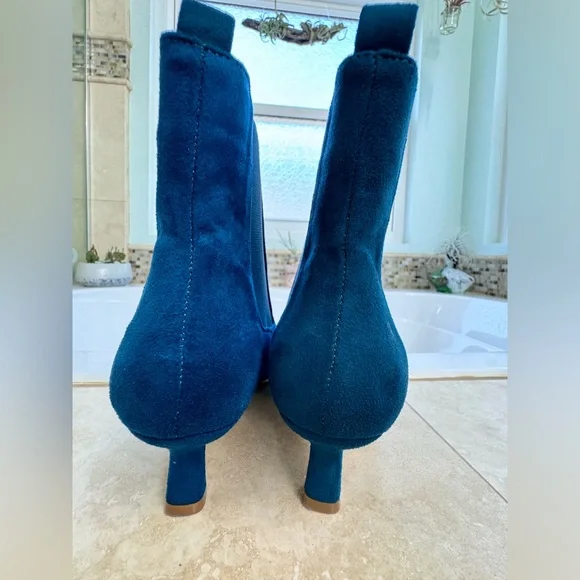 Juicy Couture blue mid ankle boots, Size 10. Never worn. - Picture 3 of 8